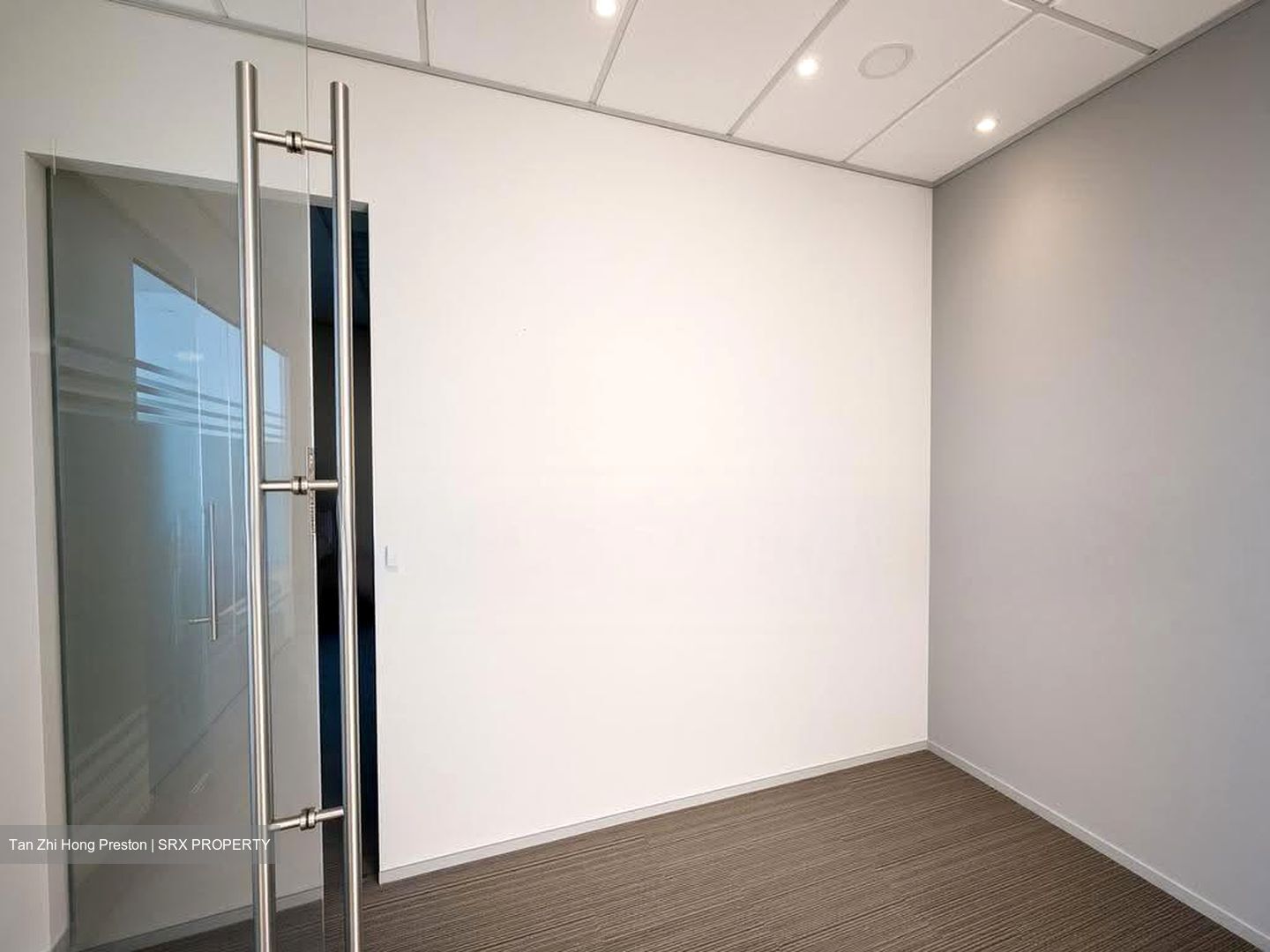 Sif Building (D1), Office #633265211